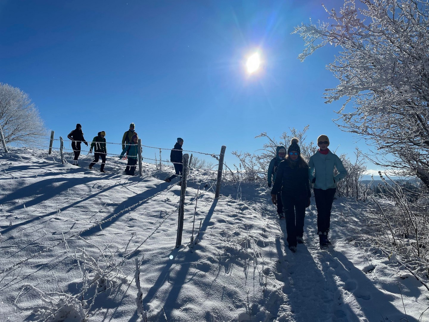 Raquette, bain de soleil & fondue au Crêt Monniot